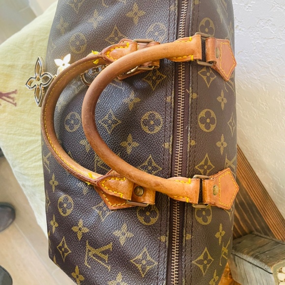 Louis Vuitton Monogram Vintage Speedy 30 w/ LV Lock & Key and Dust Bag - Picture 4 of 16